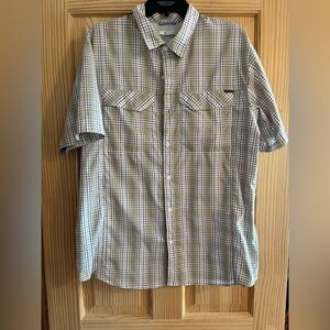 Columbia Men’s Red, Tan and Black‎ Plaid Shirt Size Large